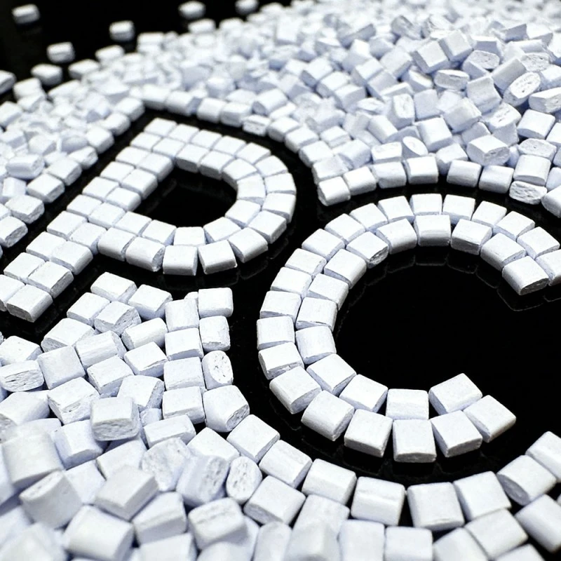 Zmodyfikowany materiał PC chroniący przed światłem